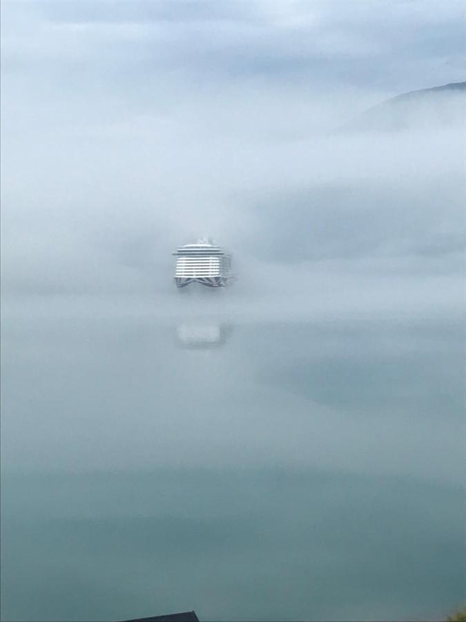 Panorama Fjord Olden Lägenhet Exteriör bild