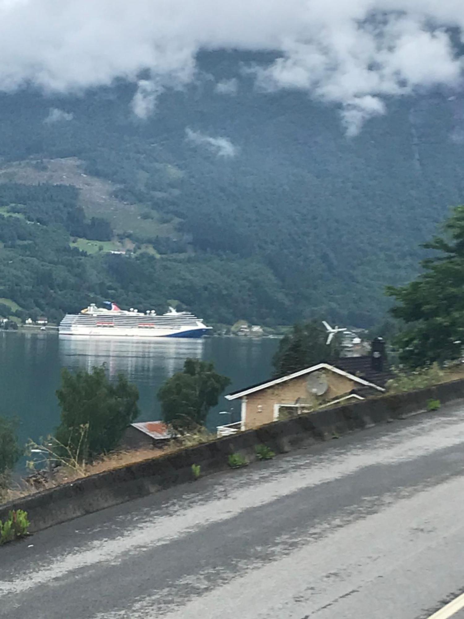 Panorama Fjord Olden Lägenhet Exteriör bild